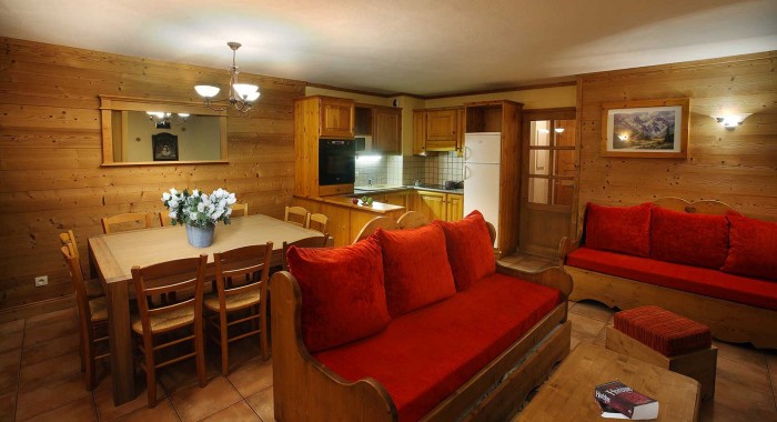 Residence Arolles, Les Arcs: 2000 ski chalet, image 3